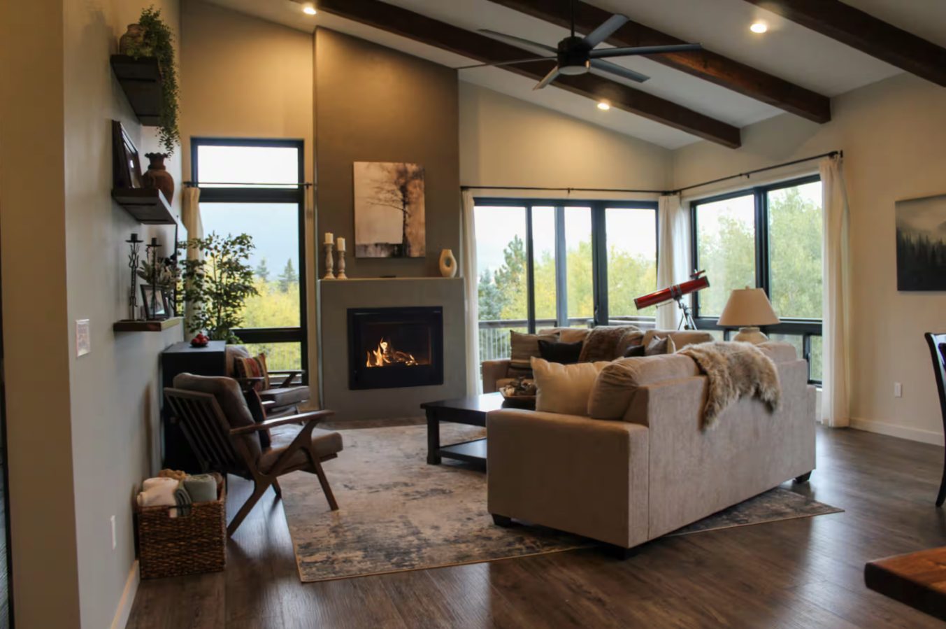 Living room with fireplace at Casa Mañana
